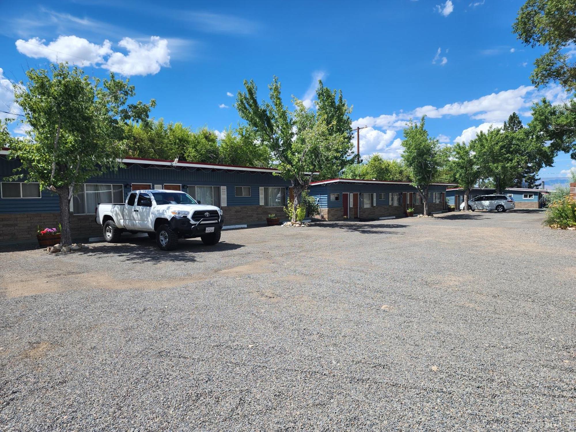 Toiyabe Motel Walker Екстериор снимка